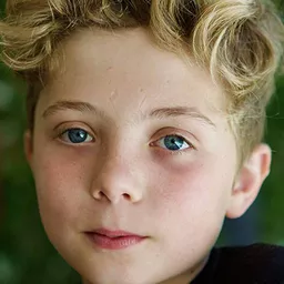 盧文格芬戴維斯 飾演 Curley / #7