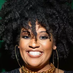 X 瑪佑 飾演 Principal Waldman