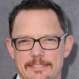 馬修·利拉德 飾演 Steve Raglan