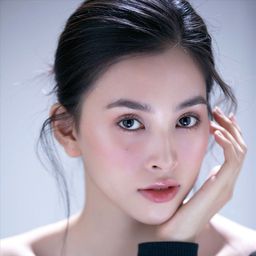 Trần Tiểu Vy 飾演 Quỳnh Anh