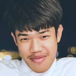 Anurak Srichompoo 飾演 Rossukhon Stand-in