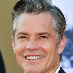 提摩西·奧利芬 飾演 Taron Milfax