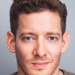 Sawyer Avery 飾演 Mason