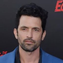 Adam Karst 飾演 Turkish Father