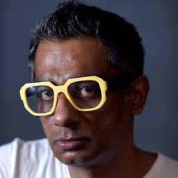 Qaushiq Mukherjee 飾演 Himadri