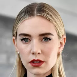 雲妮莎卻比 飾演 Josephine Bonaparte