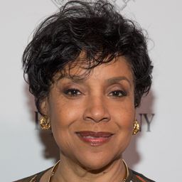 菲莉西亞拉沙德 飾演 Eloise Parker