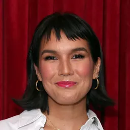 佐·趙 飾演 Sally