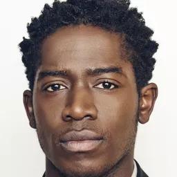 丹姆森·伊卓斯 飾演 Joshua Pearce