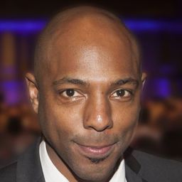 Don Gilet 飾演 Deputy Director Prigg