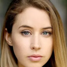 Liz Kingsman 飾演 Lisbeth Bampton