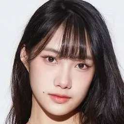 Yung-Hsun Hou 飾演 Classmate