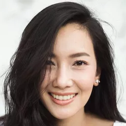 沃拉娜特·旺薩莞 飾演 Lunthom