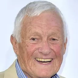 奧森·賓恩 飾演 Sam Rubinstein