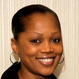 泰瑞莎·藍道 飾演 Theresa