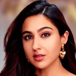 莎拉·阿里·罕 飾演 Chumki