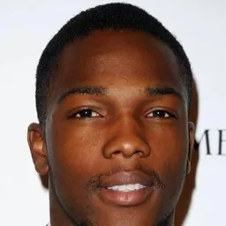 托辛·柯爾 飾演 Tyrone Downie