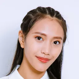 黃珮琪 飾演 Spring