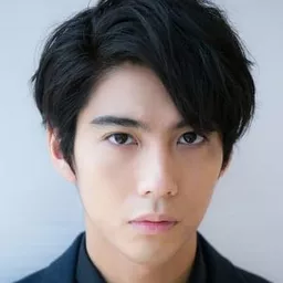 賀來賢人 飾演 Urufu (voice)