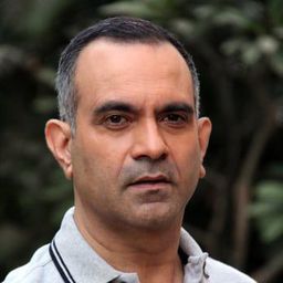 馬尼什·查德里 飾演 Jayaprakash