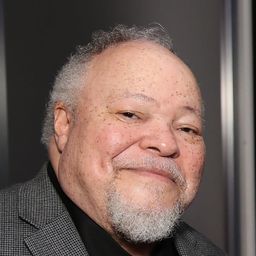 史提芬麥堅尼漢特臣 飾演 Thufir Hawat