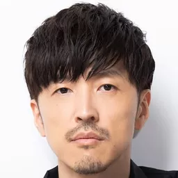 櫻井孝宏 飾演 Giyu Tomioka (voice)