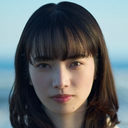 小松菜奈 飾演 The Woman